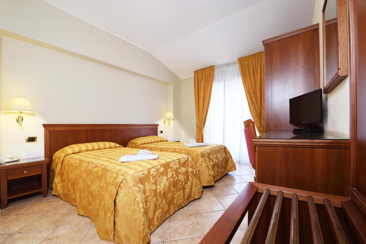Hotel Ristorante Rossemi San Giovanni Rotondo Exteriör bild