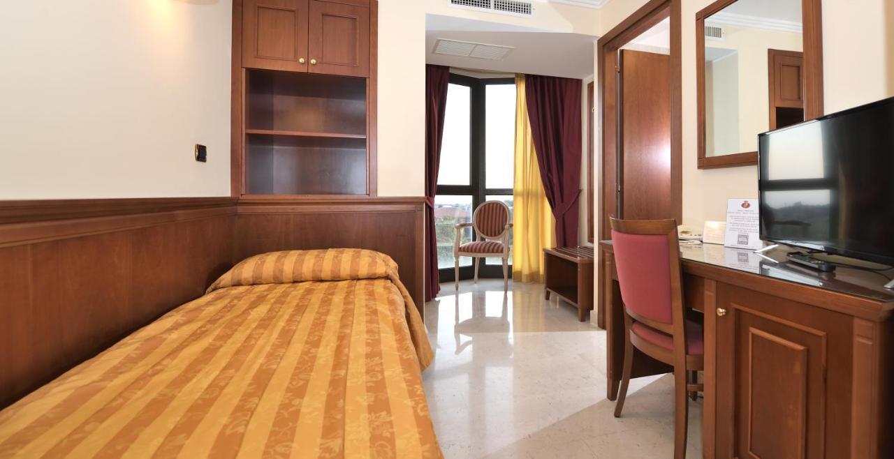 Hotel Ristorante Rossemi San Giovanni Rotondo Exteriör bild